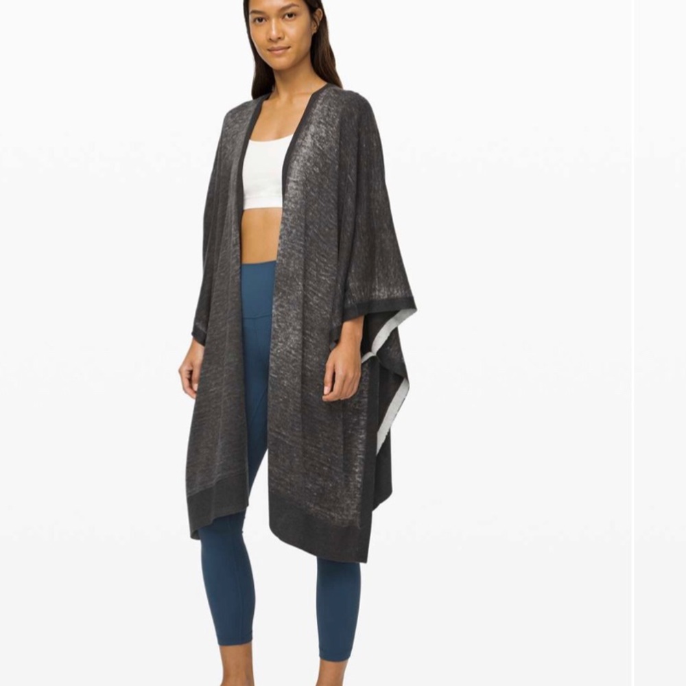 NWT Lululemon Throw It On Wrap OS